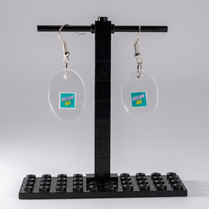 Schmücke dich mit diesen einzigartigen Lego-Ohrringen. Träume groß mit den ovalen Lego Ohrringen Dream-Big.