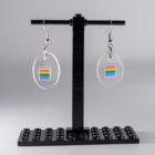 Ein Paar Regenbogen-Ohrringe - Lego Ohrringe Pride oval. Farbenfroh und stilvoll! ðð #LegoOhrringe #Pride